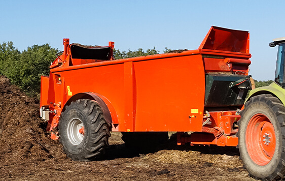 Dry Manure Fertilizer Applicator Trailer